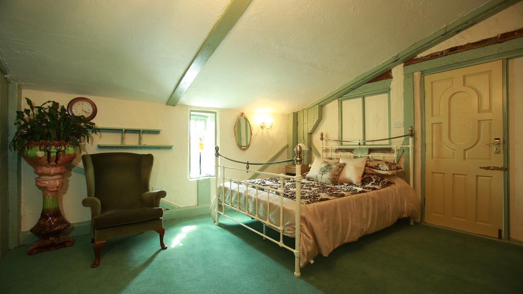 The Edge Accommodation Huddersfield Room photo